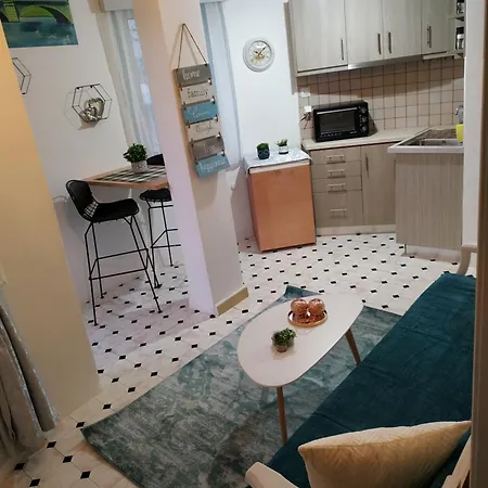 αργοναύτης μπροστά στο λιμάνι! דירה